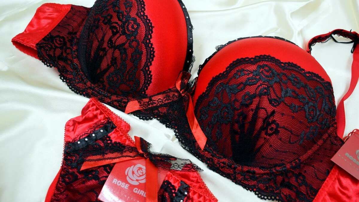 چگونه لباس زیر شب یلدا را ست کنیم؟(راهنمای کامل)